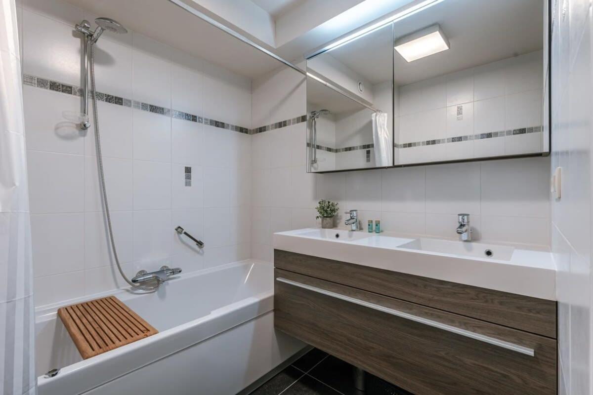 Huswell - Bright Apartment With Parking Near The Beach Bredene Eksteriør bilde