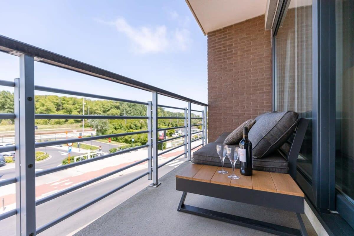 Huswell - Bright Apartment With Parking Near The Beach Bredene Eksteriør bilde