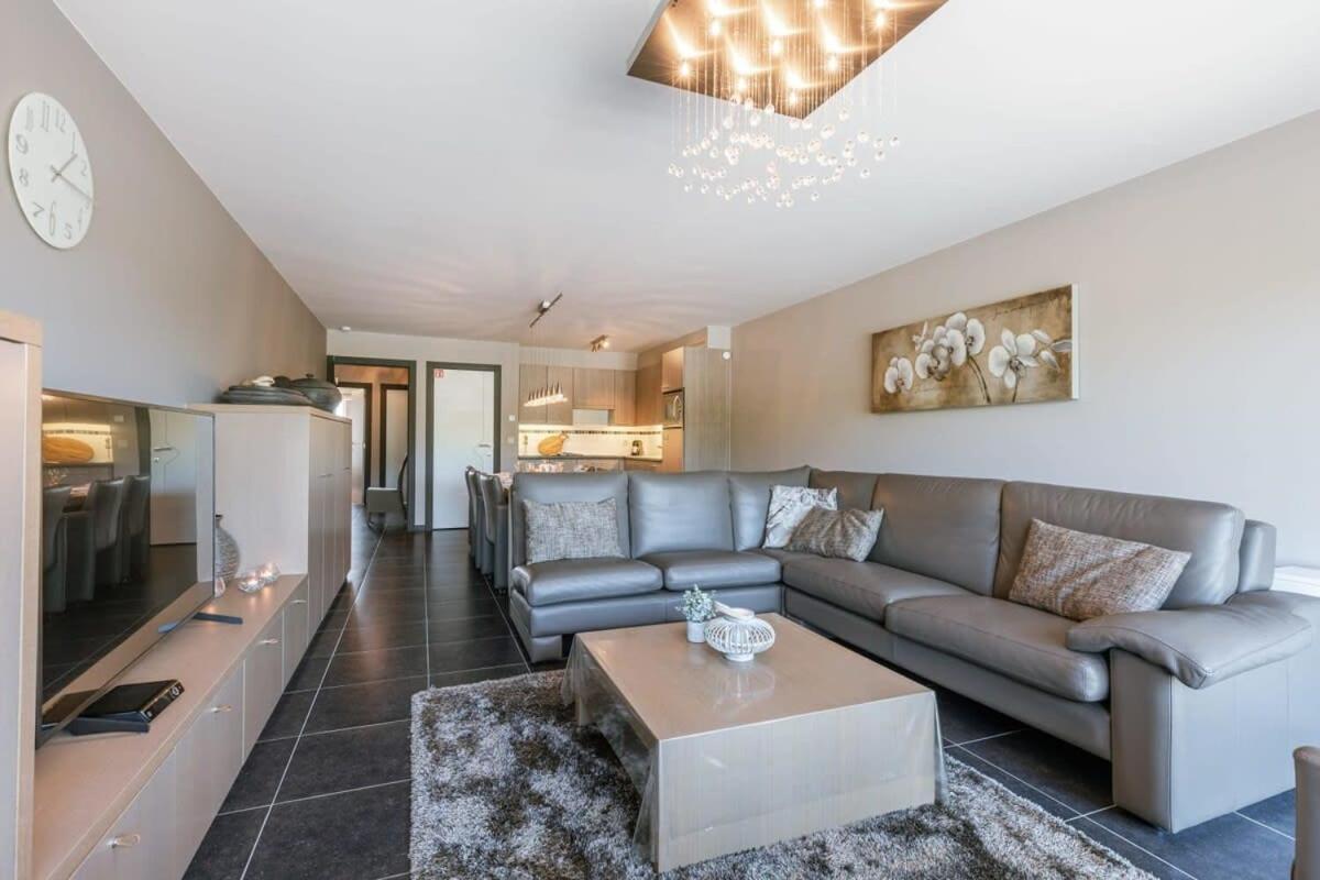 Huswell - Bright Apartment With Parking Near The Beach Bredene Eksteriør bilde